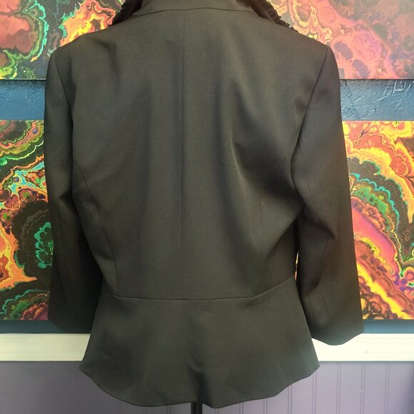 White House Black Market ~ Sz 10 ~ 2 Button Blazer / Jacket ~Excellent Condition - Picture 4 of 8